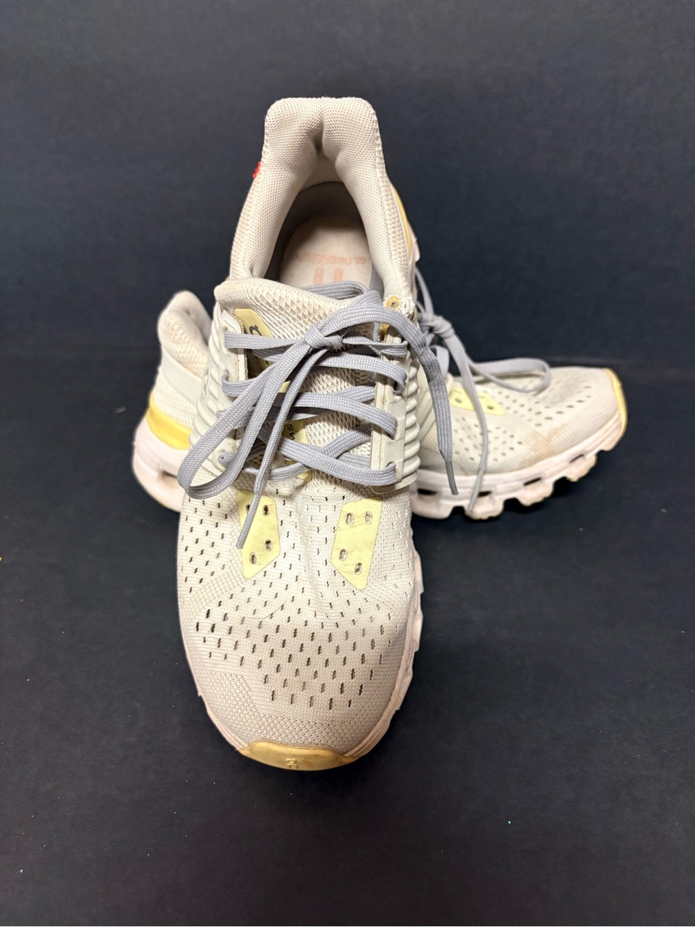 Womens 6.5 On Cloud Running sneakers